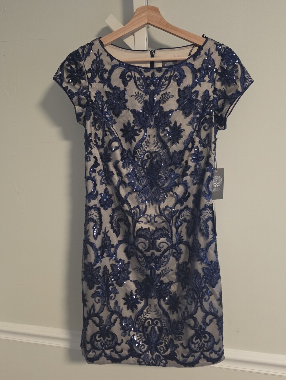 Vince Camuto Navy Sequin Lace Embroidered Sheath Dress NWT Size 4 Party Formal